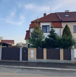 Rodinný dům s&nbsp;příslušenstvím