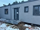 Obytný/kancelářský kontejner a soubor stavebního nářadí a vybavení 