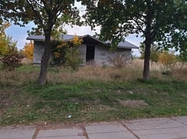 Pozemek s&nbsp;rozestavěnou stavbou