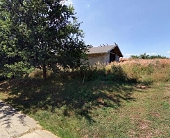 Pozemek s&nbsp;rozestavěnou stavbou