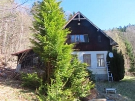 Spoluvlastnický podíl&nbsp;11/24 na&nbsp;pozemku, rodinném domě a&nbsp;jiné stavbě