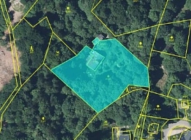 Spoluvlastnický podíl&nbsp;11/24 na&nbsp;pozemku, rodinném domě a&nbsp;jiné stavbě